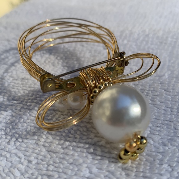 Wire Wrapped ANGEL PIN - Picture 6 of 7